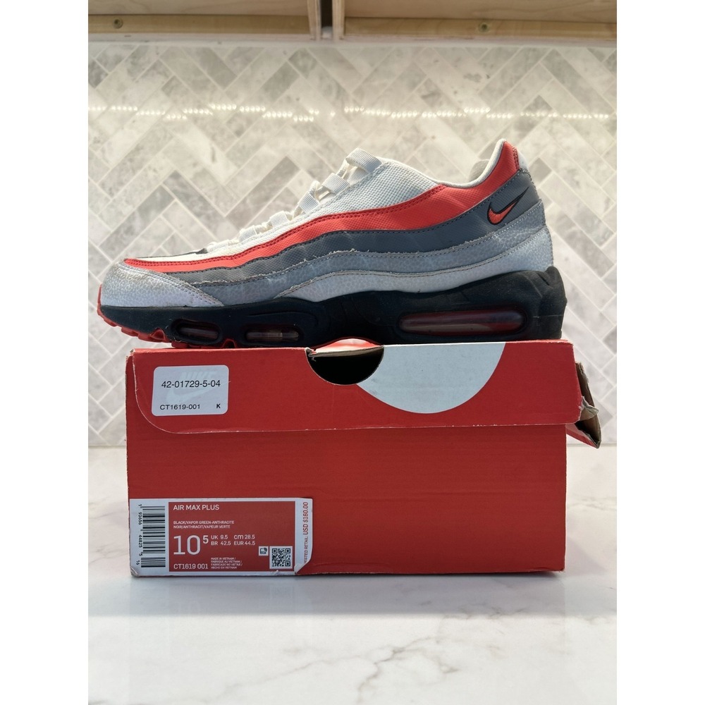 Nike Air Max 95 Essential Sneakers Mens 10.5 White Red Bright Crimson 749766-112